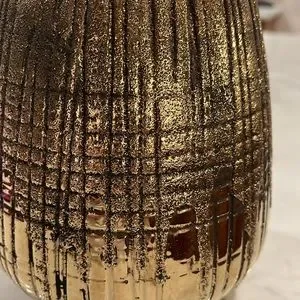 Creative Co-Op Terrakotta-Vase Mit Goldenen Linien, Strukturiert, 17,8x17,8x25,4 Cm – Stilvoller Tisch- Oder Kaminsimsschmuck
